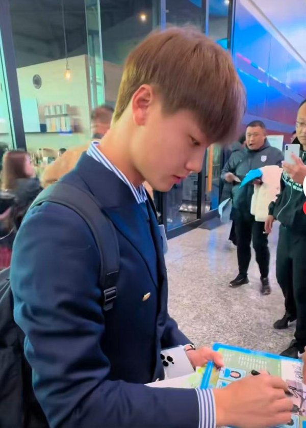 在线配资门户官网 CCTV5直播大连vs海港！梭鱼湾一票难求 李国旭必须证明不逊邵佳一